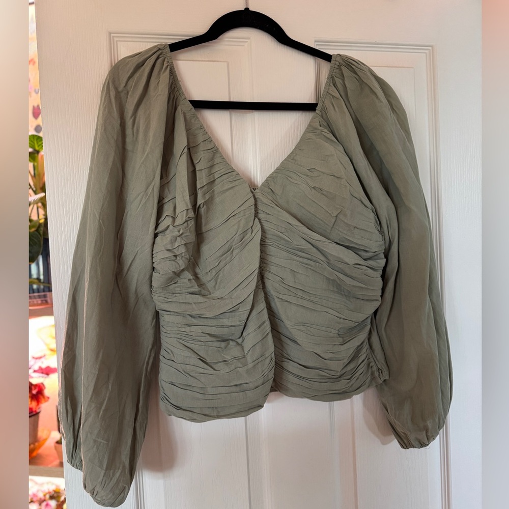 Abercrombie & Fitch NWT Ruched Long Sleeve Top